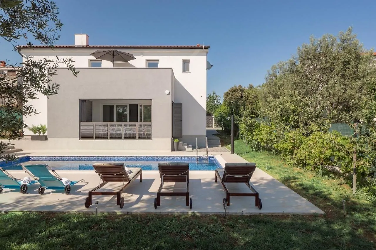 Luxury Villa Medulin II With Heated Pool And Sea View Near The Beach