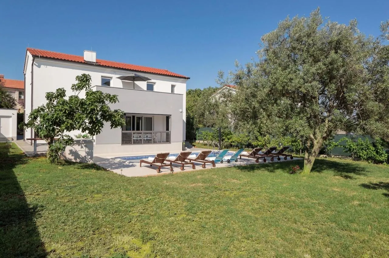 Luxury Villa Medulin II With Heated Pool And Sea View Near The Beach קרואטיה